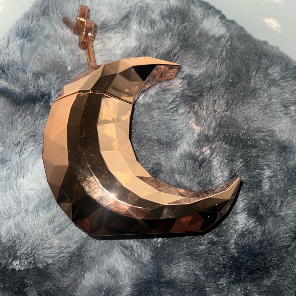 Rose gold moon cup